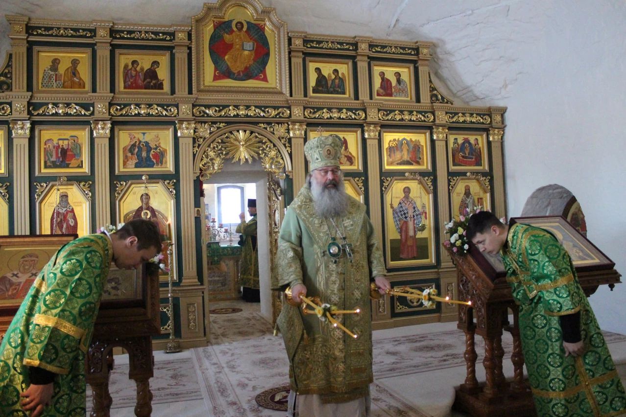 В праздник преподобных отцов, в подвиге просиявших, митрополит Кирилл совершил Литургию в Свияжске